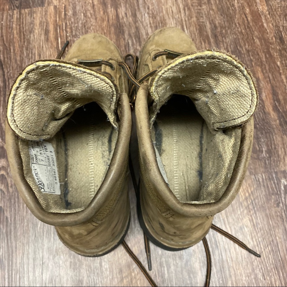 In good condition size 7 Danner Light II boots - Picture 7 of 9